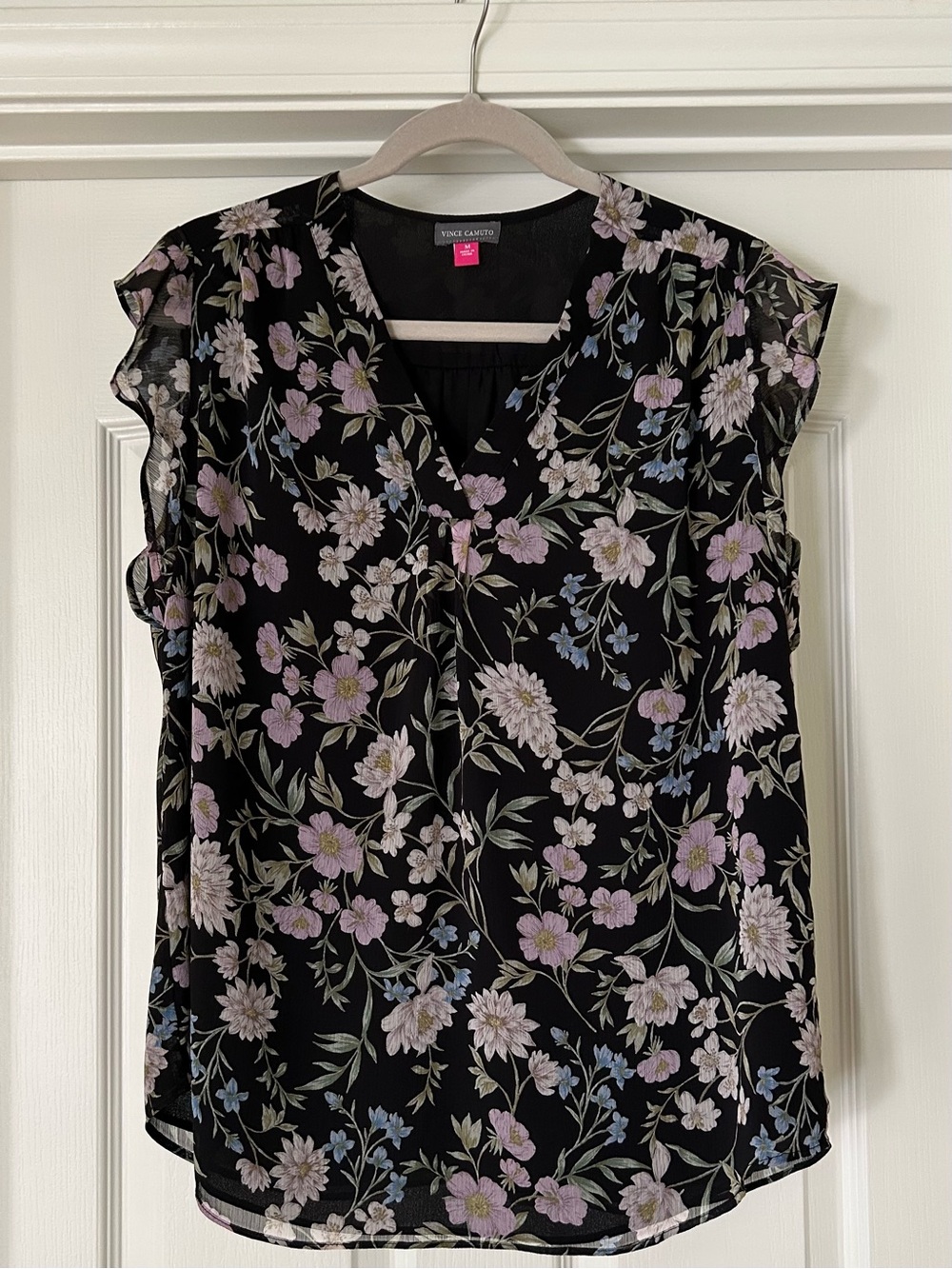 Vince Camuto Black Floral V-Neck Flutter Sleeve Blouse
